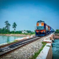 How Can Drivers Reduce Risk at Railroad Crossings?